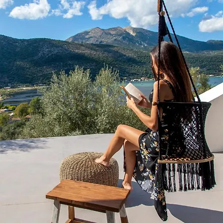 Theia Κατωχώρι