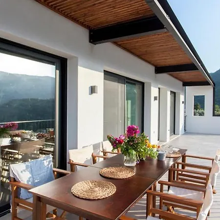 Theia * Κατωχώρι