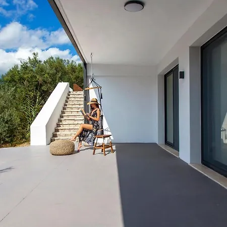 Theia * Katokhorion (Lefkada)