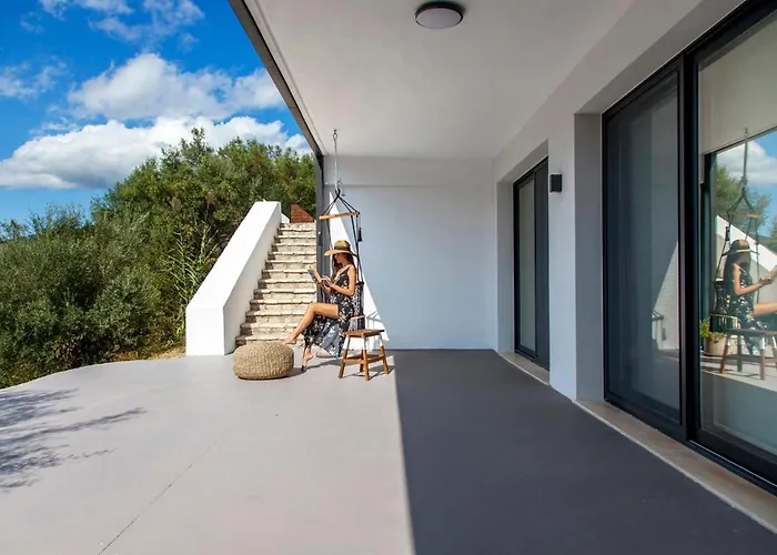 Theia * Katokhorion (Lefkada)